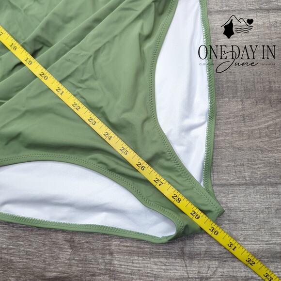 CharmLeaks Twist Front Halter One Piece Swimsuit Size L - Picture 3 of 4